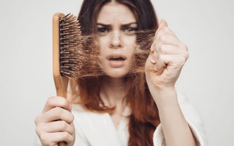 Thiếu sắt có phải là nguyên nhân chính của tình trạng rụng tóc?