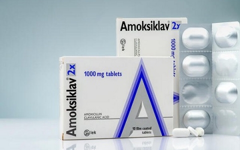 Thuốc Amoksiklav (amoxicillin, acid clavulanic): Những điều cần biết trước khi dùng