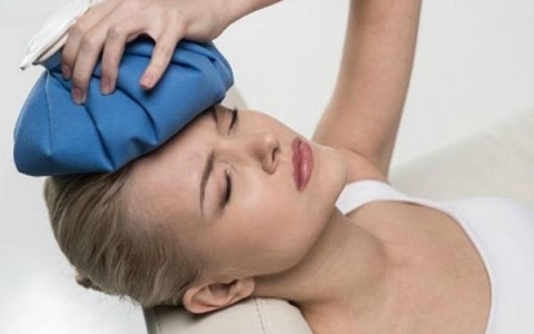 Có thể sử dụng chườm đá để giảm đau đầu không?