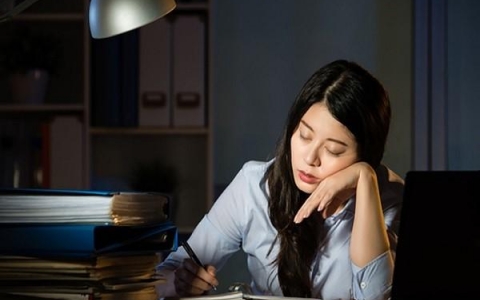 Thức khuya và những nguy cơ cho sức khỏe