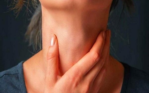 Nuốt nước bọt đau họng nên uống thuốc gì để mau khỏi?